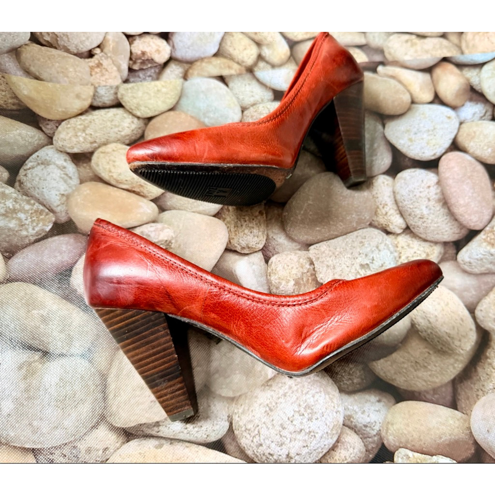 FRYE AND CO. Burnt Orange Leather Heels